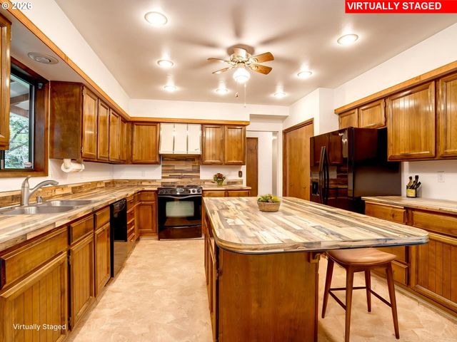 8804 Ne 111TH Way, Vancouver, WA 98662