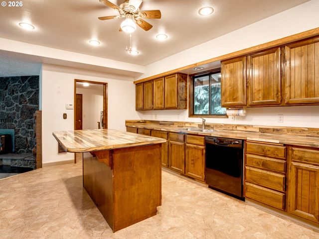 8804 Ne 111TH Way, Vancouver, WA 98662