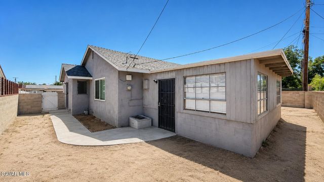 1274 W Avenue H12, Lancaster, CA 93534