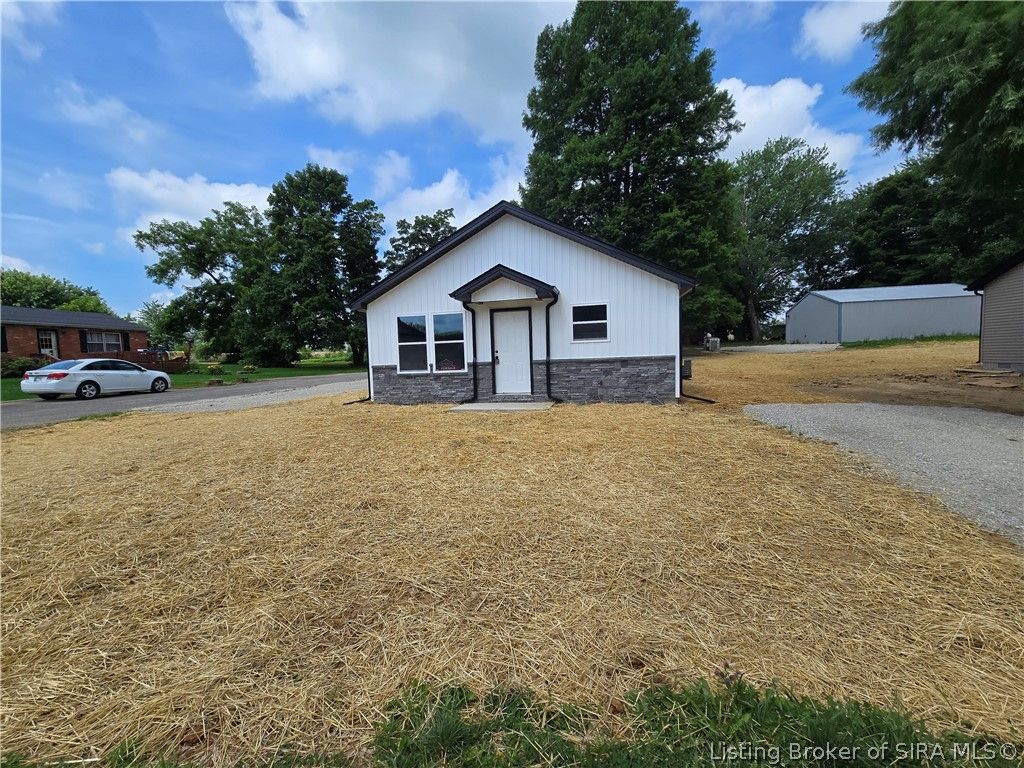 71 S Beech Street, Campbellsburg, IN 47108