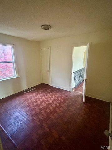 6120 Bircher Street, Pine Lawn, MO 63120