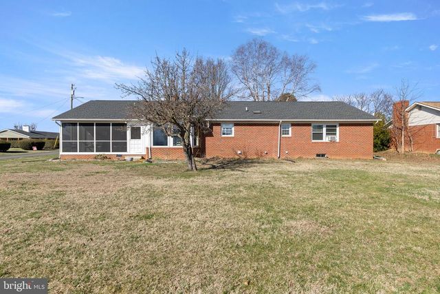 5 FOX LN, Luray, VA 22835