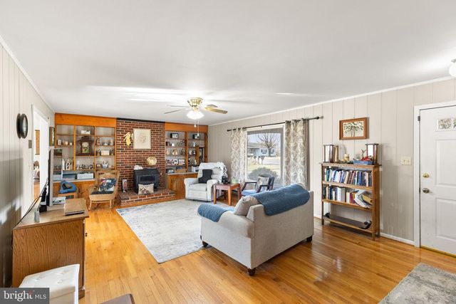 5 FOX LN, Luray, VA 22835