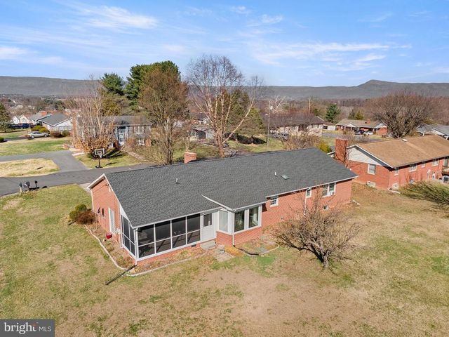 5 FOX LN, Luray, VA 22835