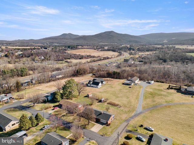 5 FOX LN, Luray, VA 22835