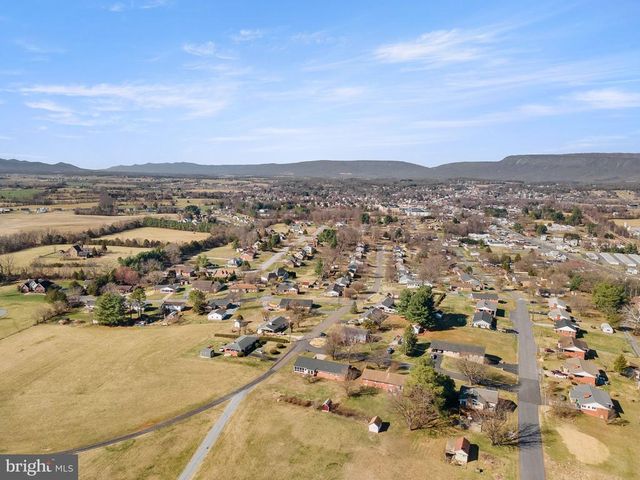 5 FOX LN, Luray, VA 22835