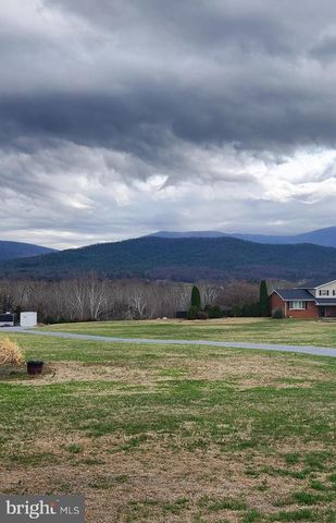 5 FOX LN, Luray, VA 22835