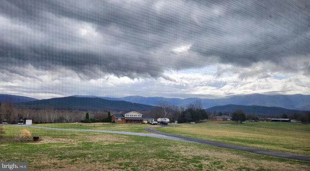 5 FOX LN, Luray, VA 22835