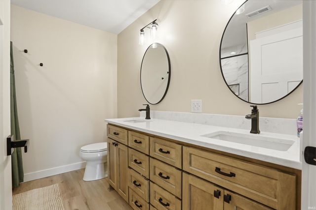 5466 W Schneider Road, Newburgh, IN 47630