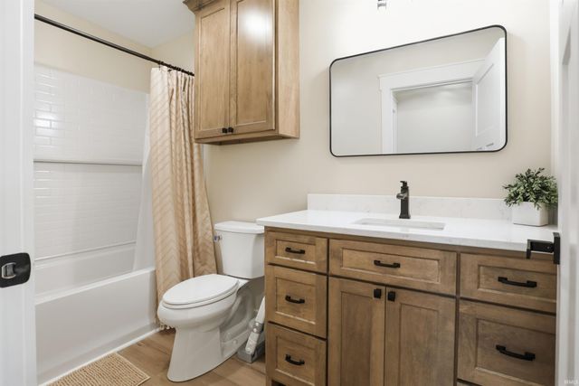 5466 W Schneider Road, Newburgh, IN 47630