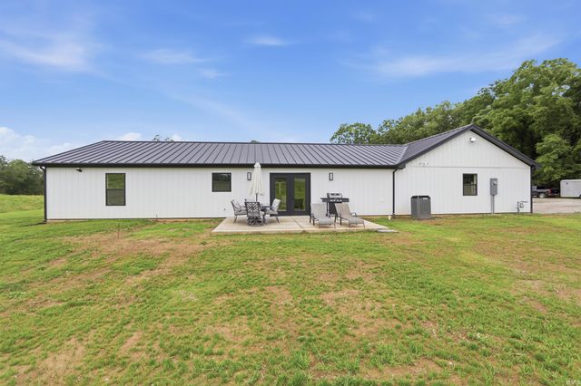 5466 W Schneider Road, Newburgh, IN 47630