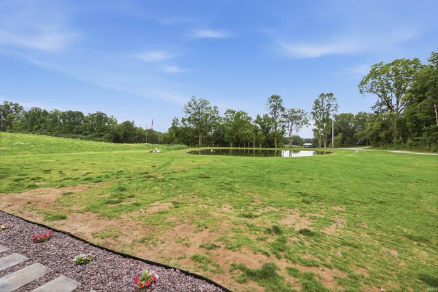5466 W Schneider Road, Newburgh, IN 47630