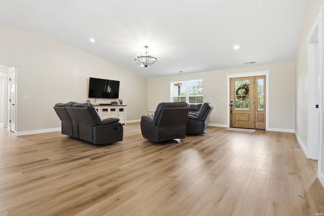 5466 W Schneider Road, Newburgh, IN 47630