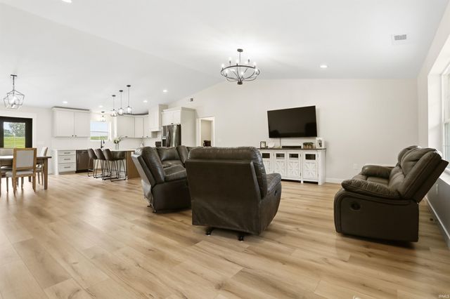 5466 W Schneider Road, Newburgh, IN 47630