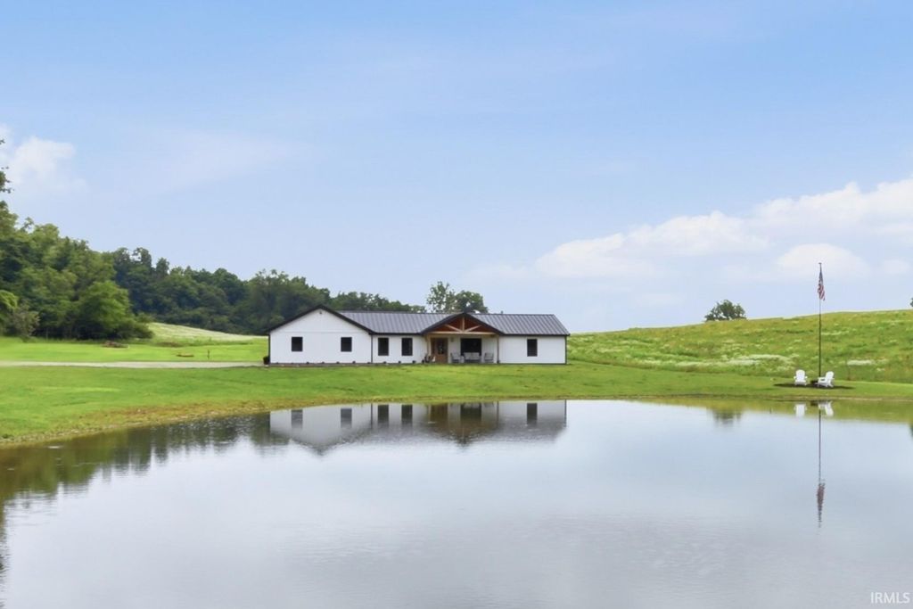 5466 W Schneider Road, Newburgh, IN 47630
