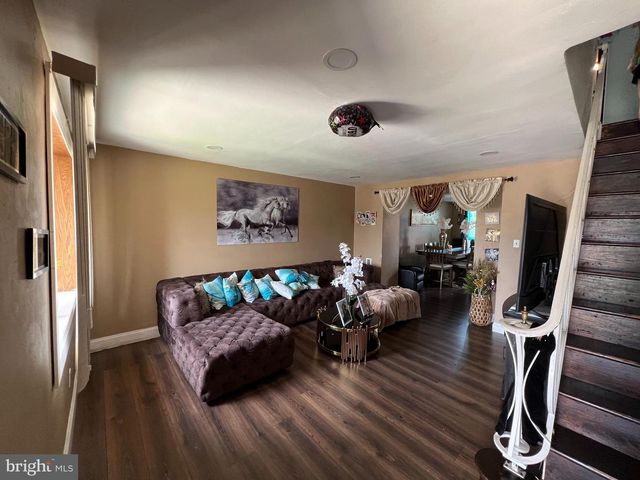2021 KNORR ST, Philadelphia, PA 19149