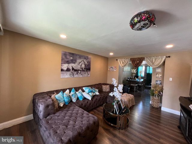 2021 KNORR ST, Philadelphia, PA 19149