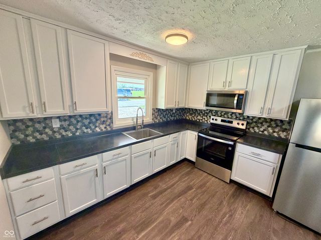 110 Cook Street, Alexandria, IN 46001
