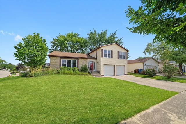 88 Hesterman Drive, Glendale Heights, IL 60139