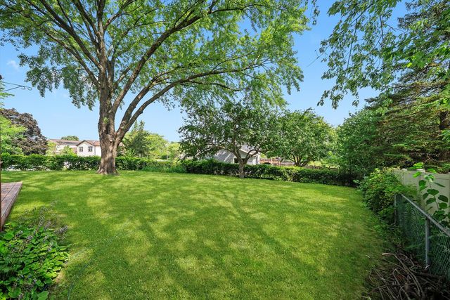 88 Hesterman Drive, Glendale Heights, IL 60139