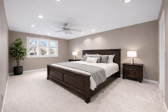 350 E Dundee Road 207B, Buffalo Grove, IL 60089