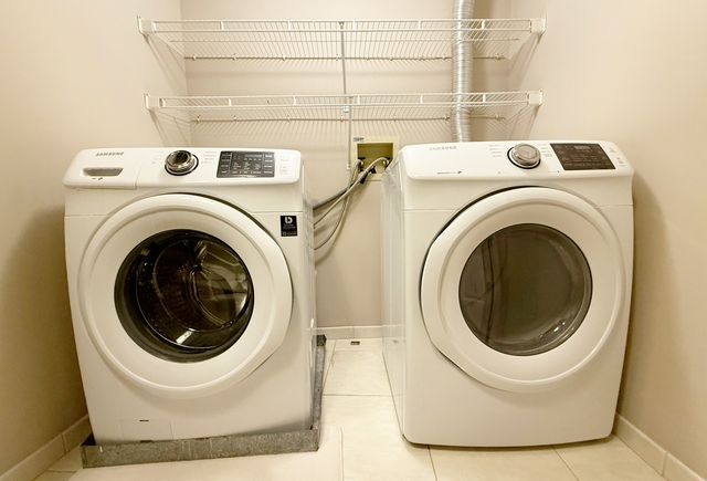 350 E Dundee Road 207B, Buffalo Grove, IL 60089