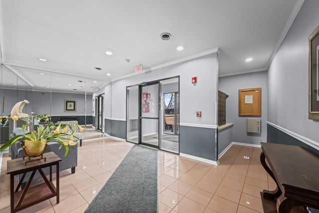 350 E Dundee Road 207B, Buffalo Grove, IL 60089