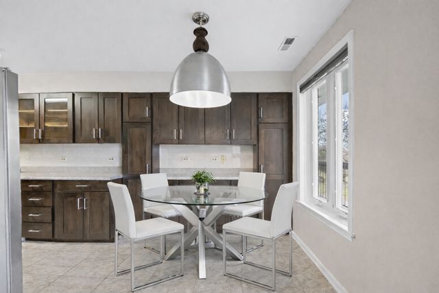 350 E Dundee Road 207B, Buffalo Grove, IL 60089