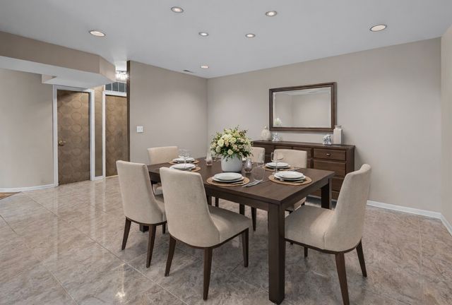 350 E Dundee Road 207B, Buffalo Grove, IL 60089