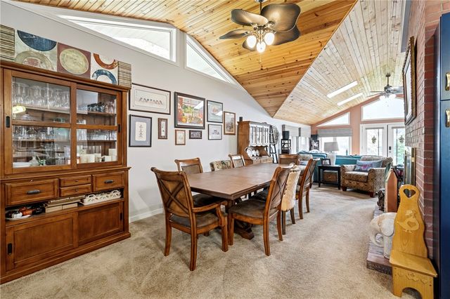 112 Maruth Dr, Ross Twp, PA 15237