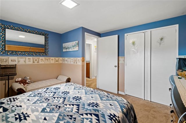 112 Maruth Dr, Ross Twp, PA 15237