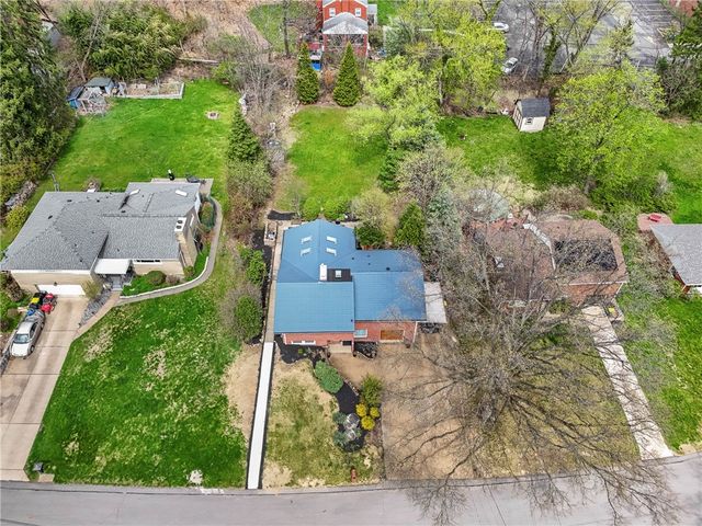 112 Maruth Dr, Ross Twp, PA 15237