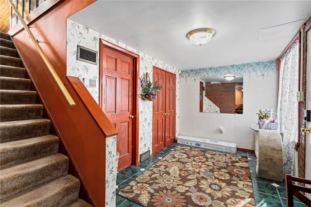 112 Maruth Dr, Ross Twp, PA 15237