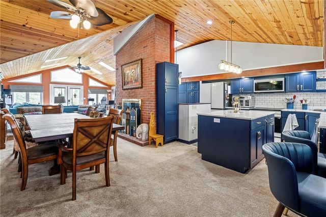 112 Maruth Dr, Ross Twp, PA 15237