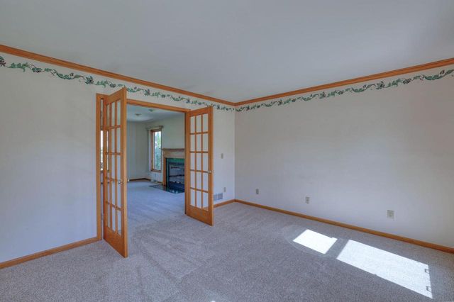 4461 S 116th STREET, Greenfield, WI 53228