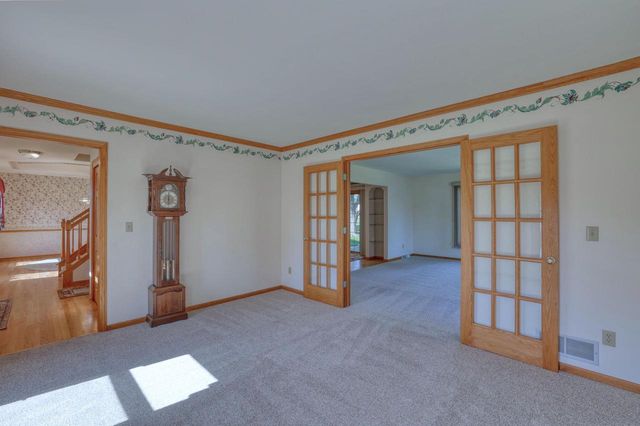 4461 S 116th STREET, Greenfield, WI 53228