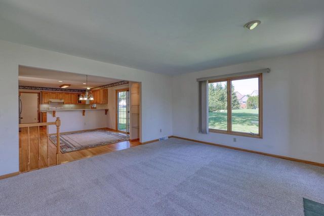 4461 S 116th STREET, Greenfield, WI 53228