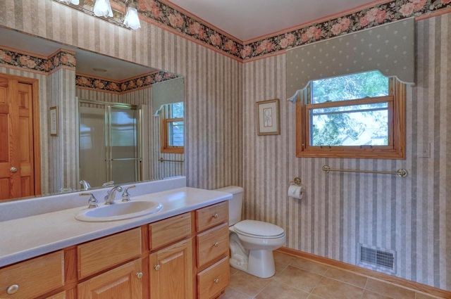 4461 S 116th STREET, Greenfield, WI 53228