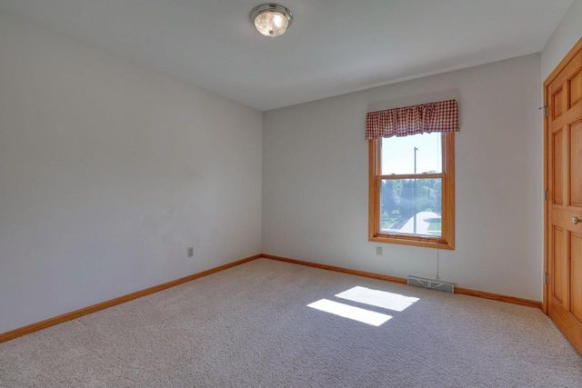 4461 S 116th STREET, Greenfield, WI 53228