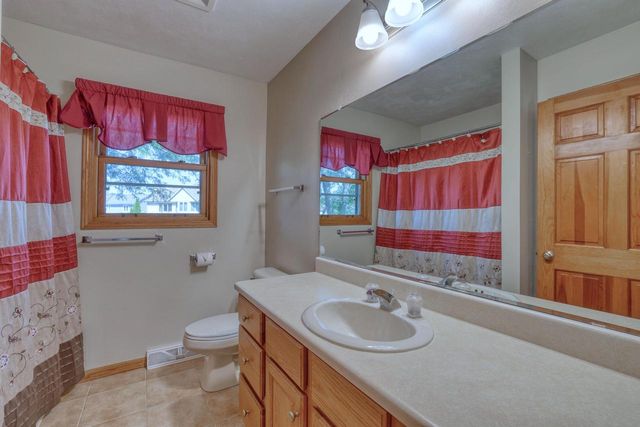 4461 S 116th STREET, Greenfield, WI 53228