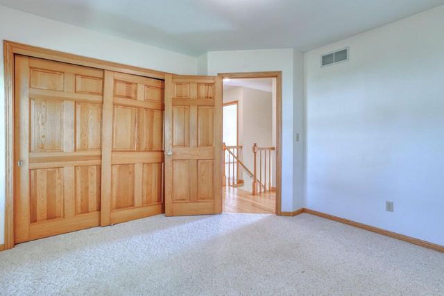 4461 S 116th STREET, Greenfield, WI 53228