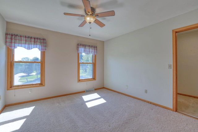 4461 S 116th STREET, Greenfield, WI 53228