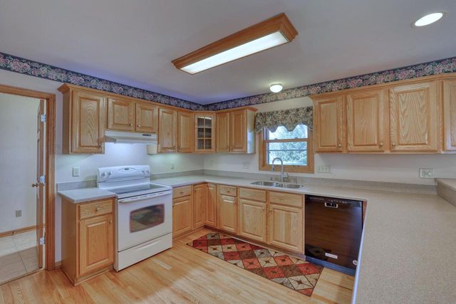 4461 S 116th STREET, Greenfield, WI 53228