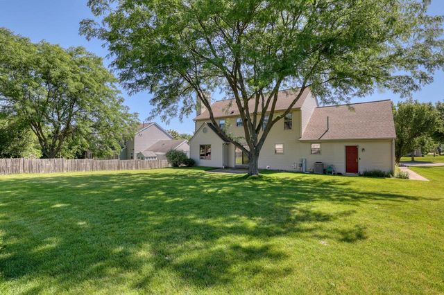 4461 S 116th STREET, Greenfield, WI 53228