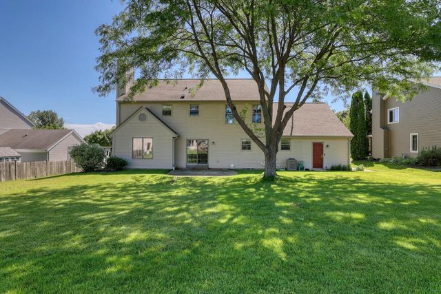 4461 S 116th STREET, Greenfield, WI 53228
