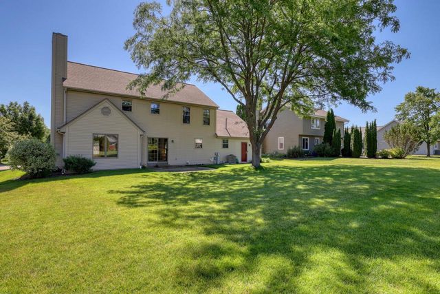 4461 S 116th STREET, Greenfield, WI 53228