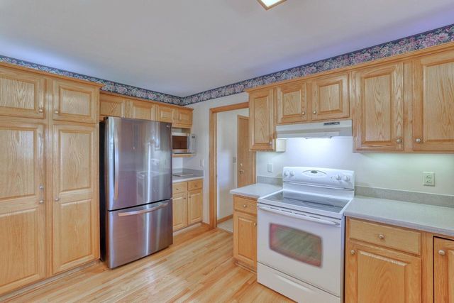 4461 S 116th STREET, Greenfield, WI 53228