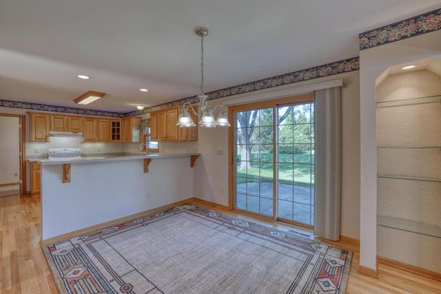 4461 S 116th STREET, Greenfield, WI 53228