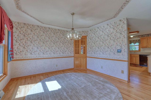 4461 S 116th STREET, Greenfield, WI 53228
