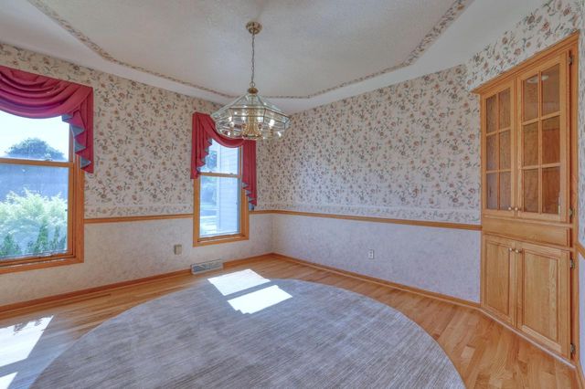 4461 S 116th STREET, Greenfield, WI 53228